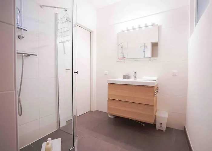 Modern Living In City Center - Fully Equipped