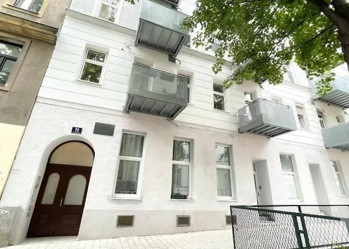 Modern Living In City Center - Fully Equipped
